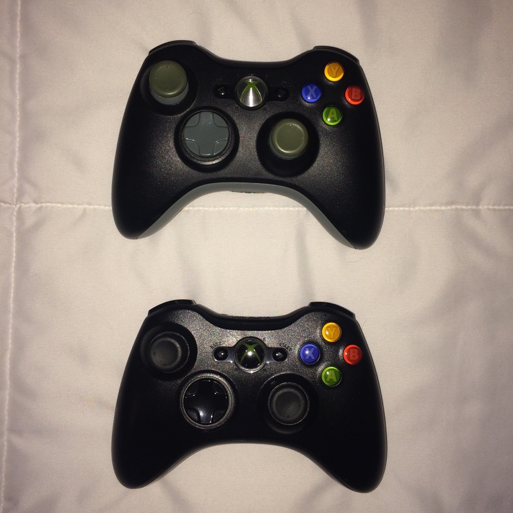 2 Xbox 360 Controllers